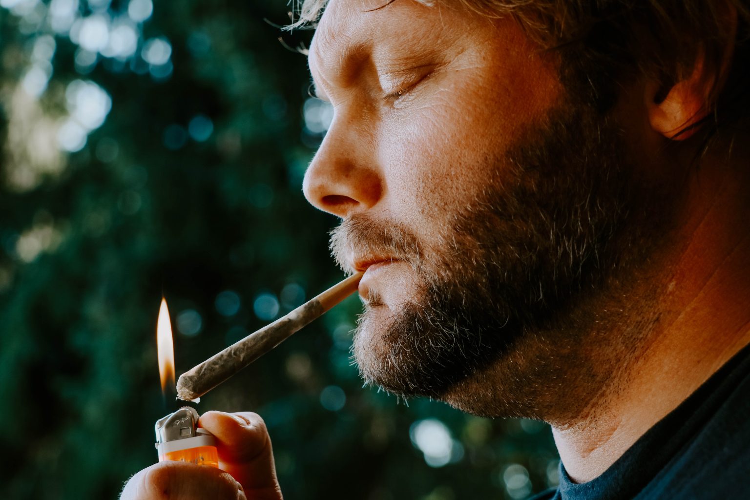 Marijuana & Your Skin: Does Smoking Weed Make You Age Faster? - Does Smoking Weed Stop You From Dreaming
