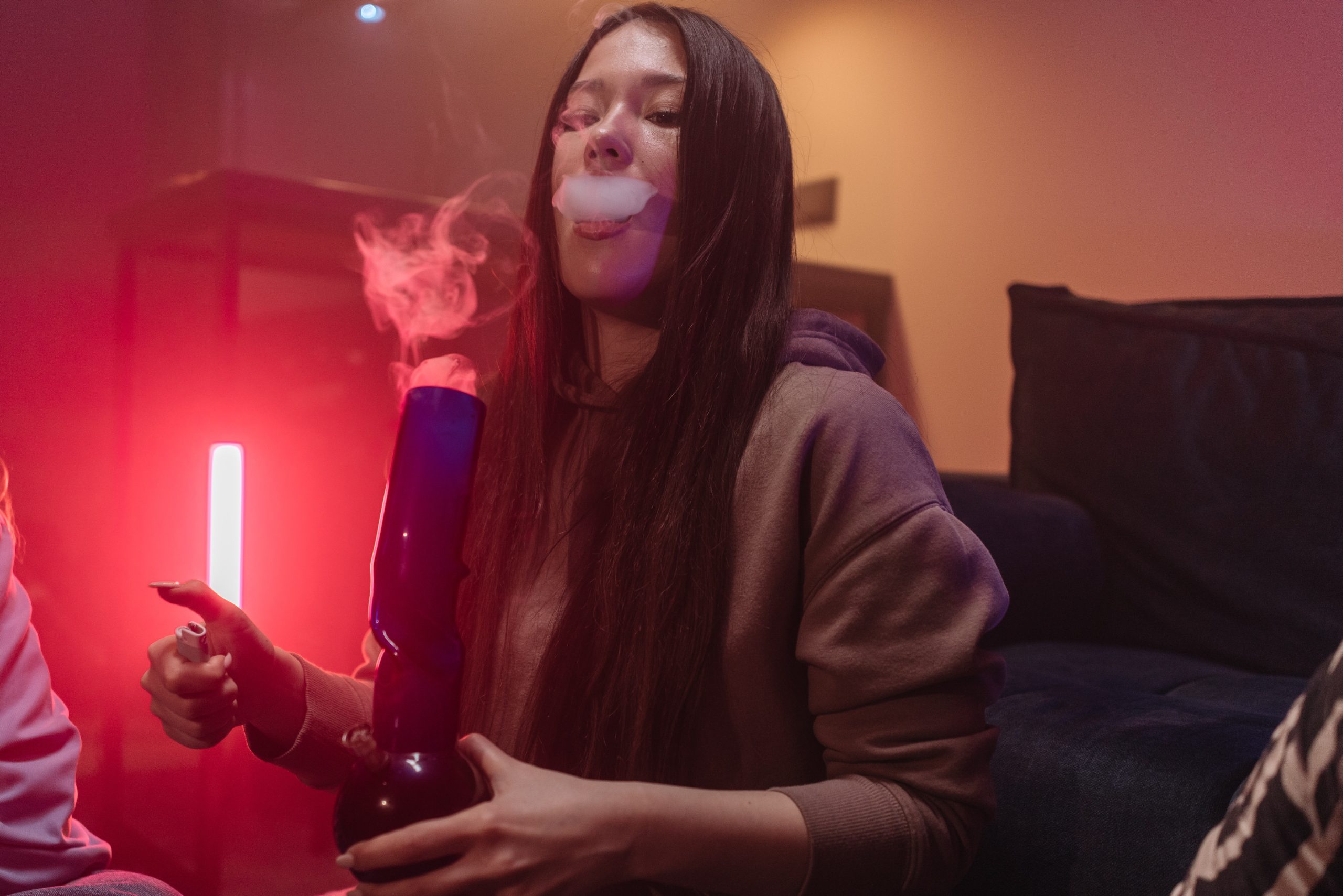 Guide to bongs: How they work and how to choose one