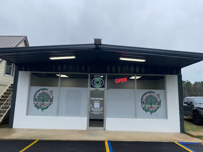 Green Akers Dispensary Storefront in Iuka